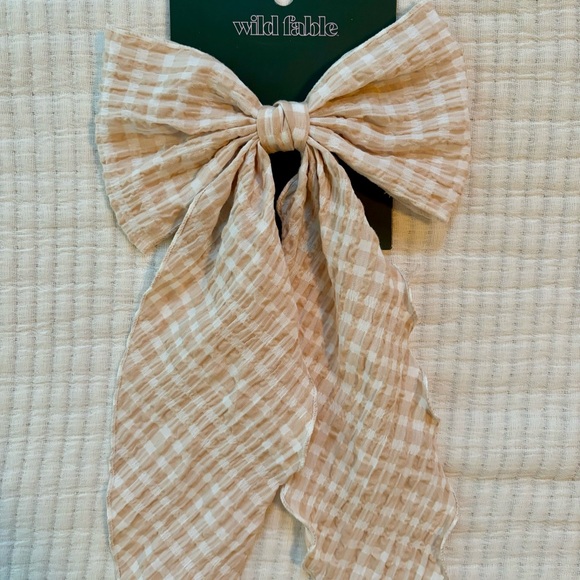 wild fable Accessories - Wild Fable Gingham Bow Hair Clip Cream and White NWT
